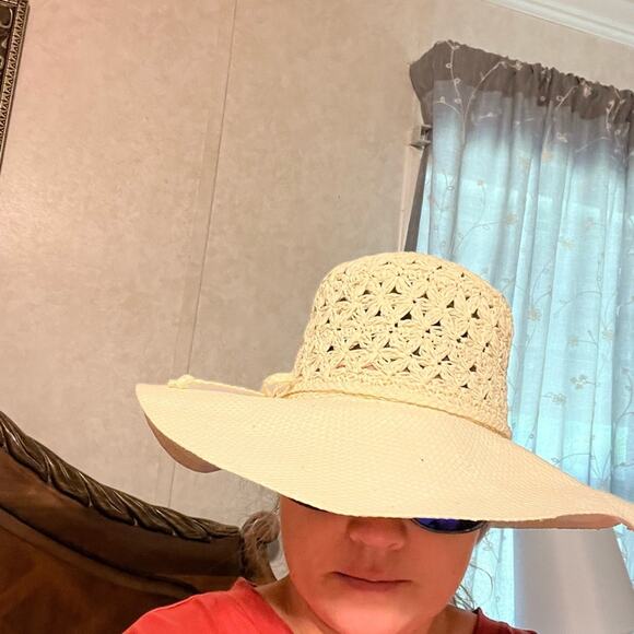 COPY - WOMAN’S white straw Hat - Picture 2 of 14